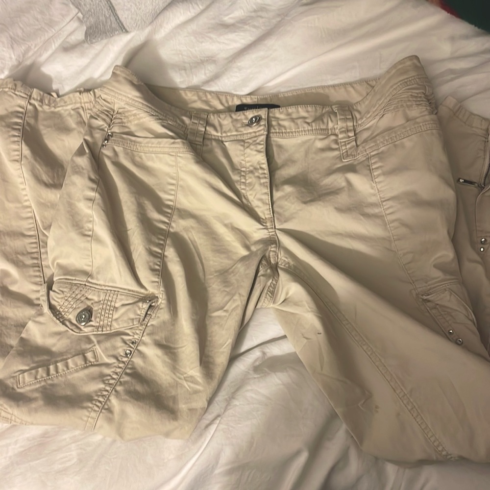 White House/ Black Market low rise cargos